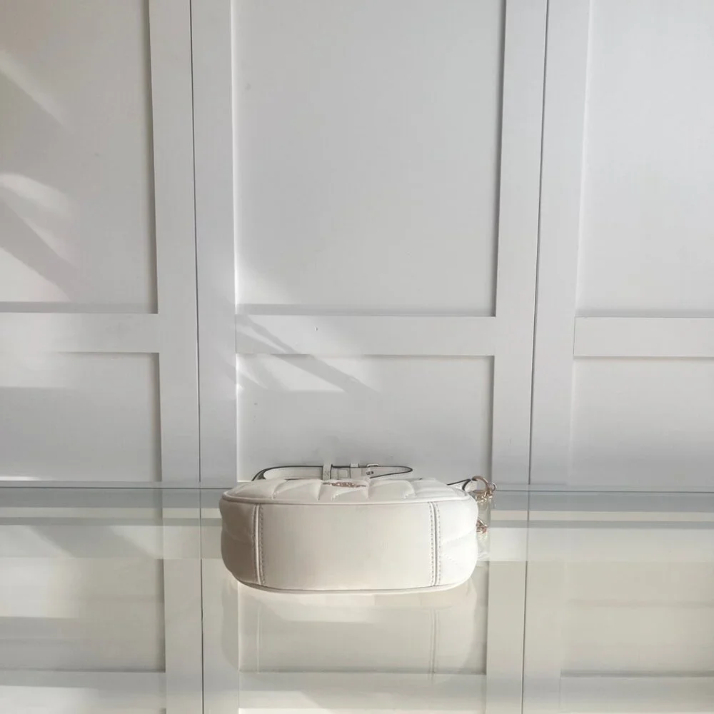 COACH Women's New Crescent-Shaped Bag with Round Ring Chain Shoulder/Crossbody S - Picture 5 of 9